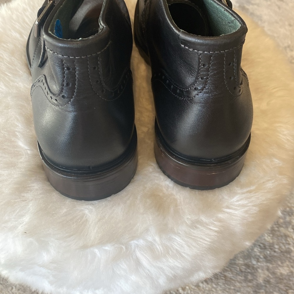 Johnson and Murphy leather dress shoes. - Picture 5 of 6